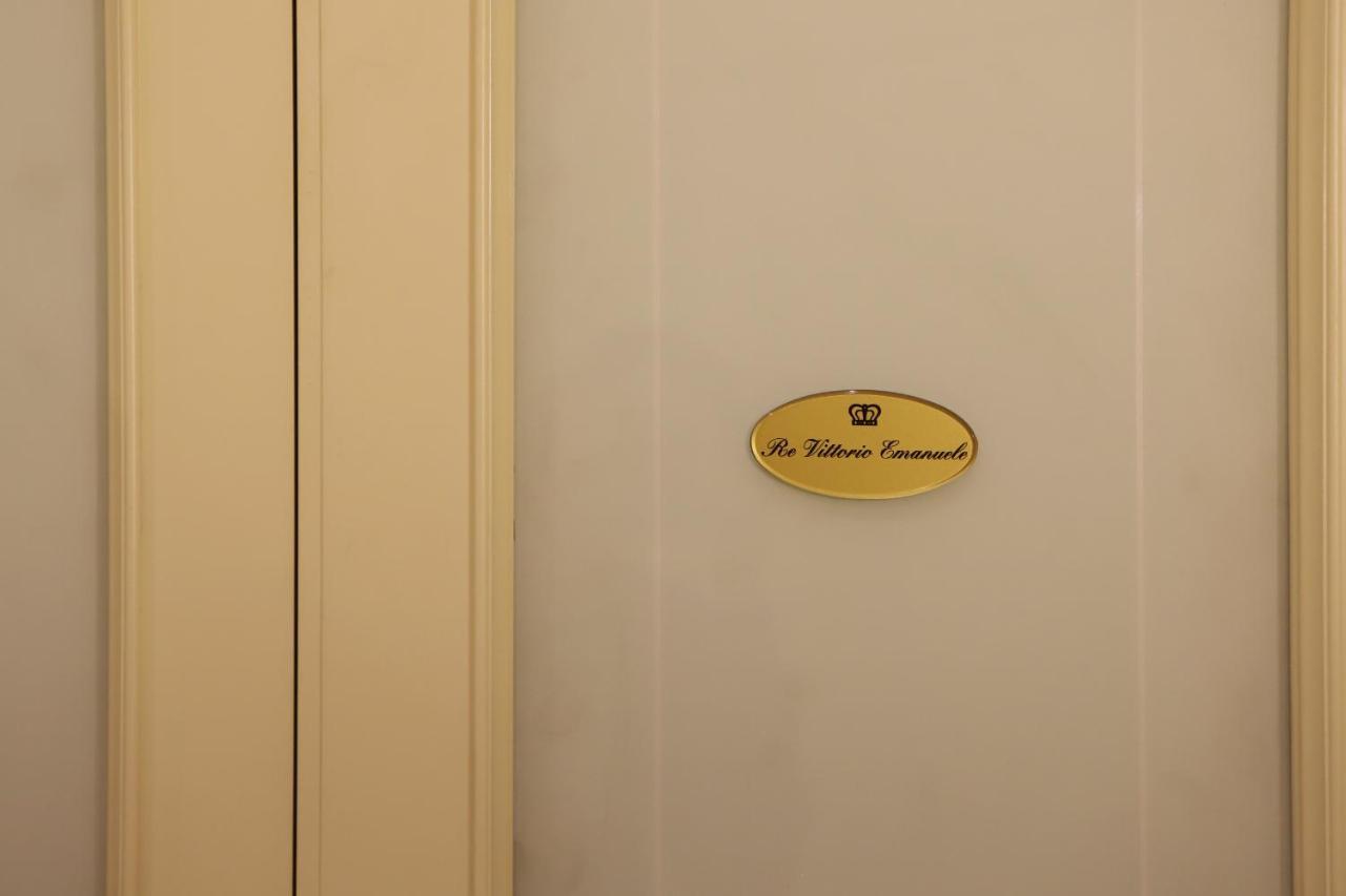 Piazza Dante Suites By Wonderful Italy Naples Extérieur photo